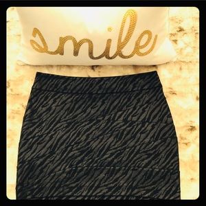 💕NWOT-Express Metallic Zebra Print Mini Skirt 🌸